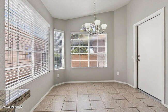 Building Photo - 8142 N Millwheel Pl