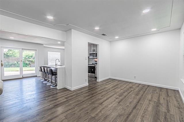 Building Photo - 1805 W Cedar Elm Dr