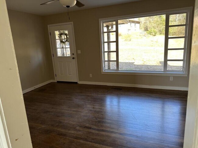 Building Photo - 741 Barron Dr