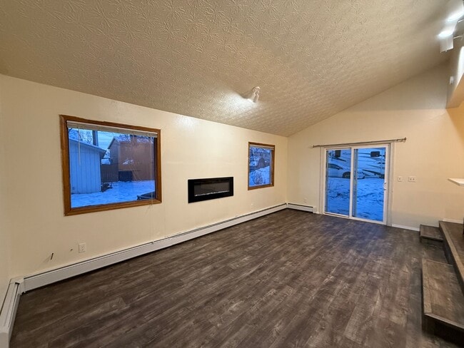 Building Photo - 9260 Roy St