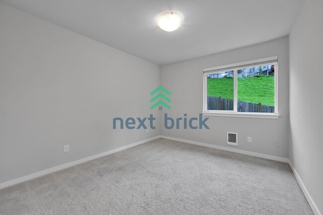 Building Photo - Spacious 3-Bed Townhouse Retreat in Bothell – 1928 Sq Ft of Comfortable Living!