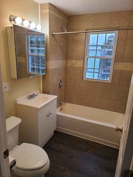 Building Photo - 85 Green St