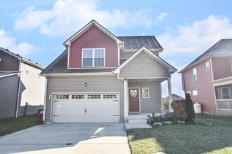Building Photo - Pet Friendly Three Bedroom!