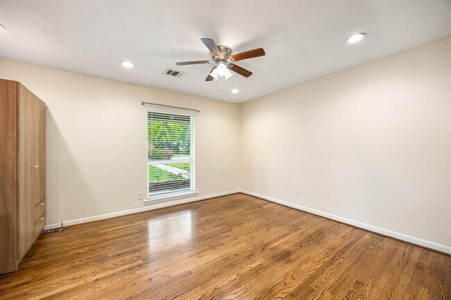 Building Photo - 9762 Tappenbeck Dr