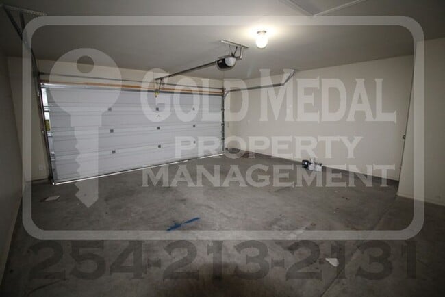 Building Photo - 6409 Cool Creek Dr