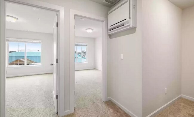 Building Photo - 459 NE Patricia Ann Pl