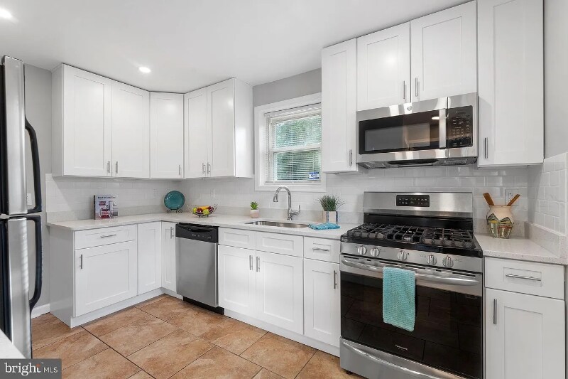 Building Photo - 2711 Edfeldt Dr