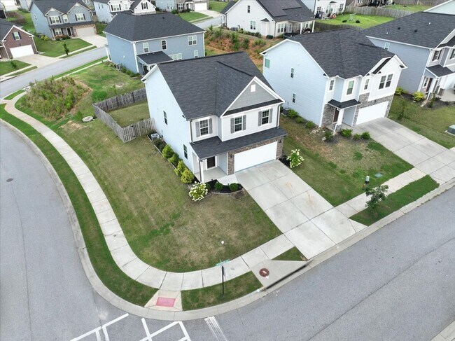 Building Photo - 5121 Heathbrook Dr