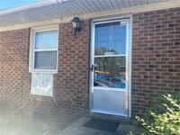 Building Photo - 4959 Fieldcrest Dr