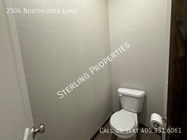 Building Photo - 2504 Northcreek Ln