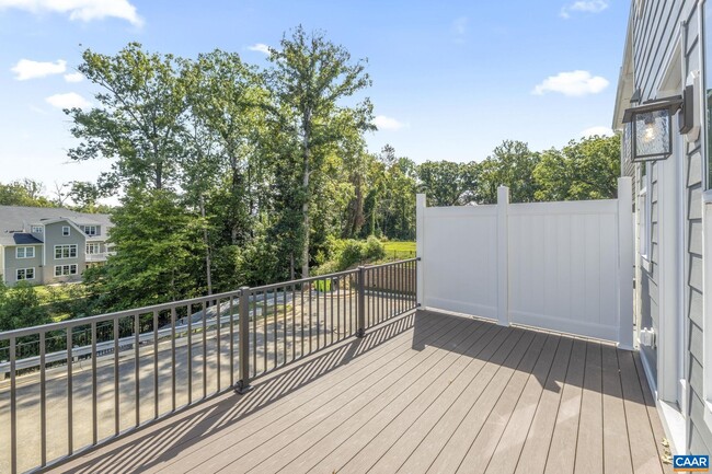 Building Photo - 5022 Lindley Pl