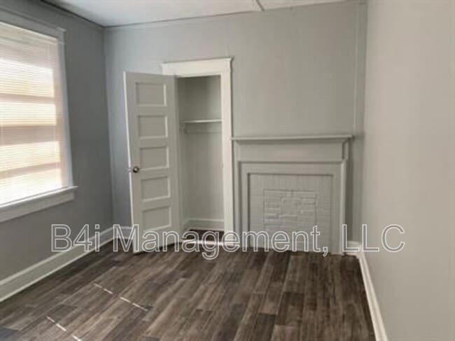 Building Photo - 4018 3rd Ave