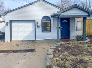 Building Photo - 705 State St