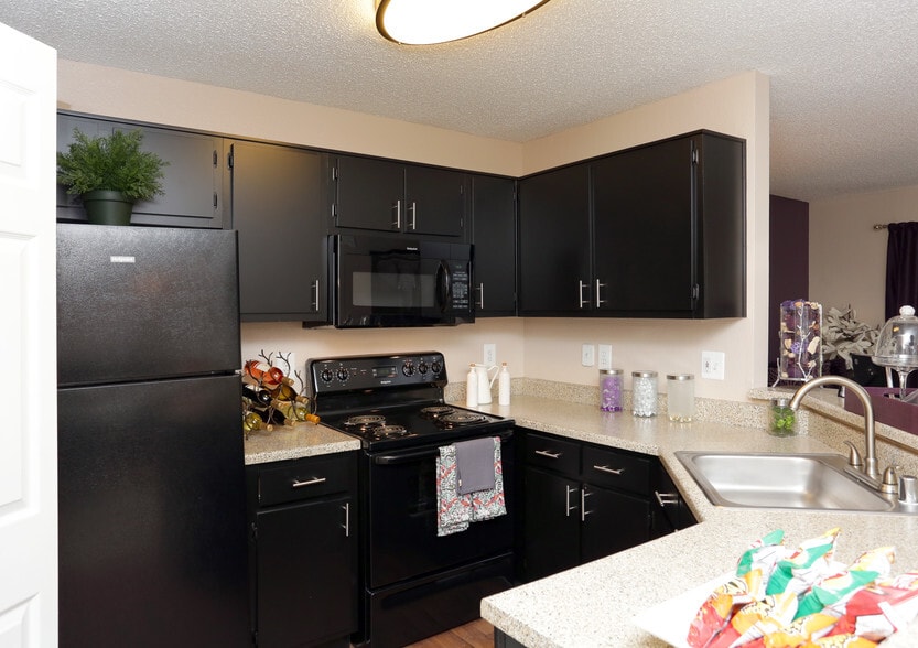 1BR,1BA-A3 - Verlaine on the Parkway