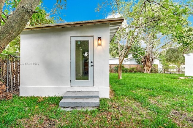 Building Photo - 4520 NW 3rd Ave