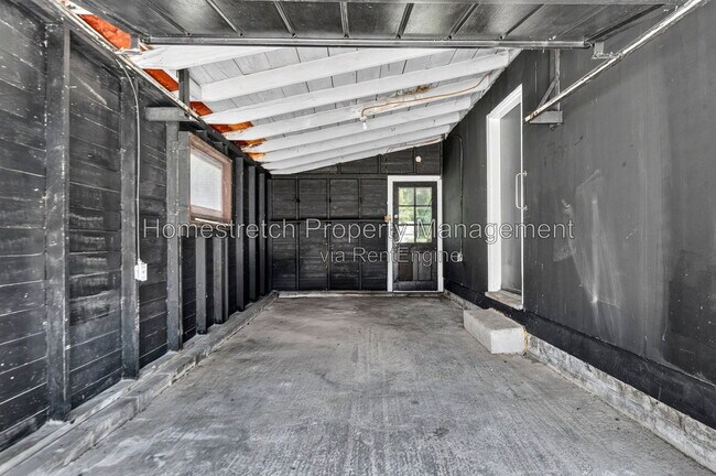 Building Photo - 426 Plaza Ave