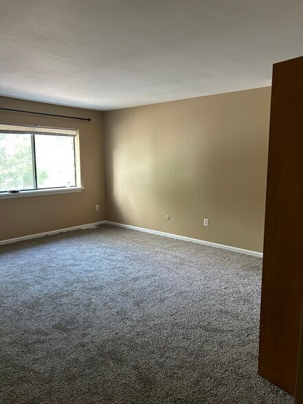 Building Photo - 11 Sunstone Dr