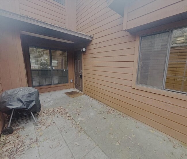 Building Photo - 900 SW 62nd Blvd