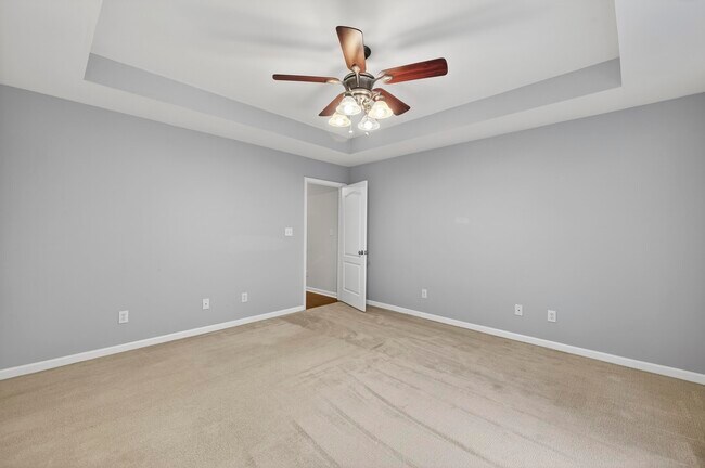 Building Photo - 155 W River Bend Dr