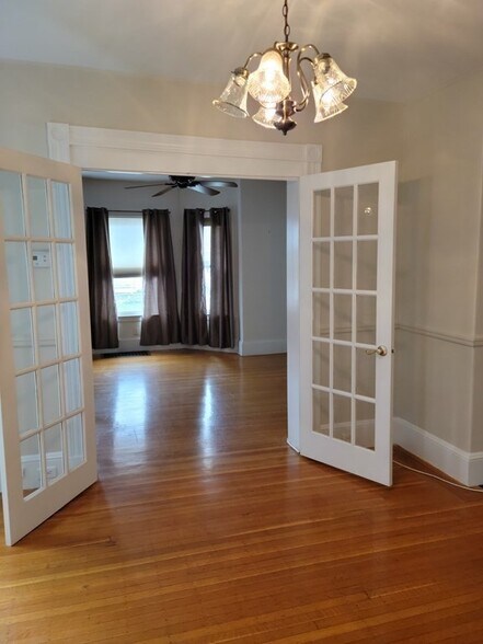 Building Photo - 25 Aldie St