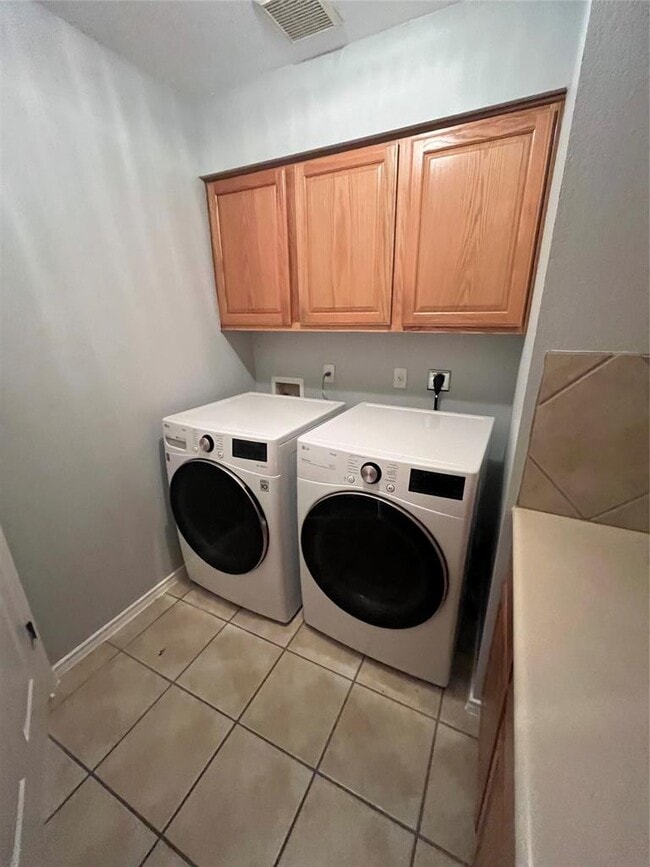 Building Photo - 14525 Ballimamore Dr