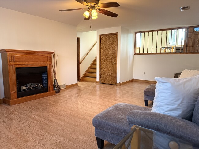 Building Photo - 6944 W 106th Pl