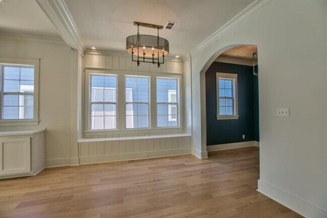 Building Photo - Stunning Midtown Tallahassee Home In Braem...