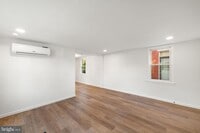 Building Photo - 4 Walnut St