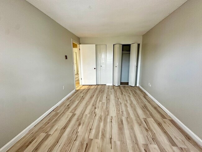 Building Photo - 540 Granby Rd