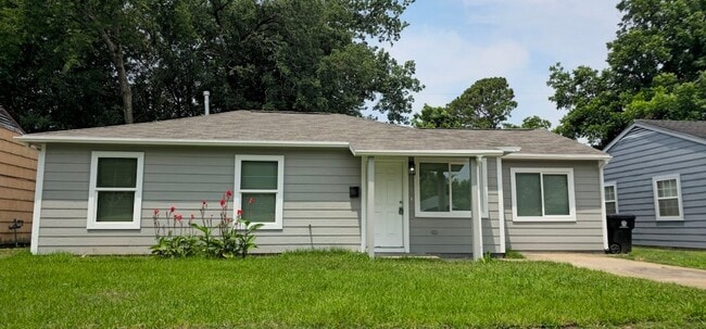 Primary Photo - 9406 Chesterfield Dr
