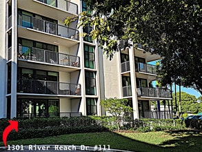 Building Photo - 1301 River Reach Dr