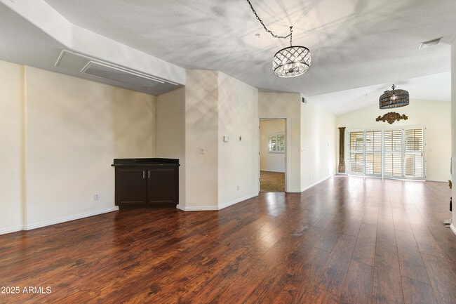 Building Photo - 8653 E Royal Palm Rd