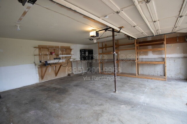 Building Photo - 1312 Roger Cir