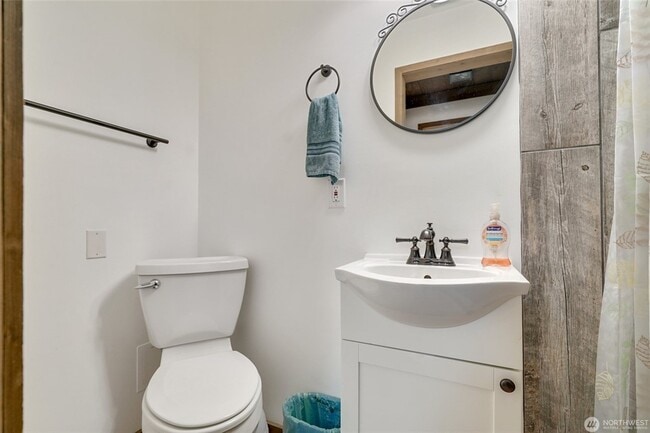 Building Photo - 16107 Goldbar Blvd