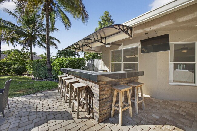 Building Photo - 11646 63rd Ln N