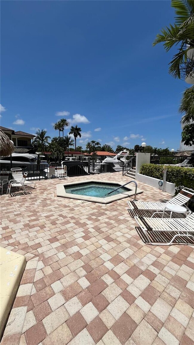Building Photo - 1361 S Ocean Blvd