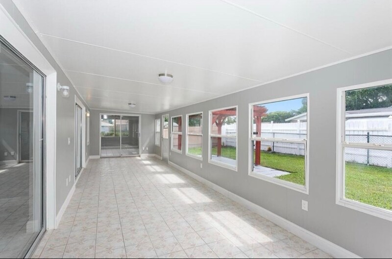 Building Photo - 9200 Chantilly Ln