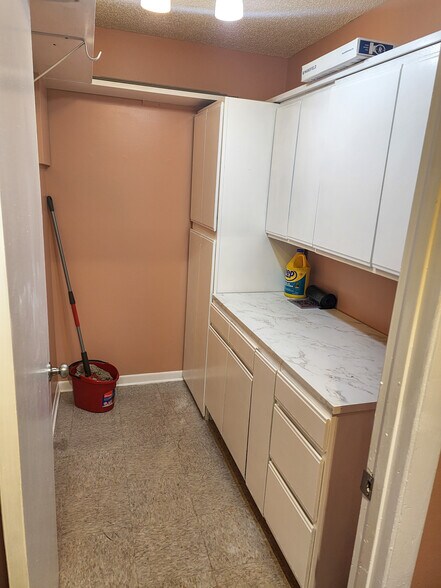 Building Photo - 1336 Hunters Rd