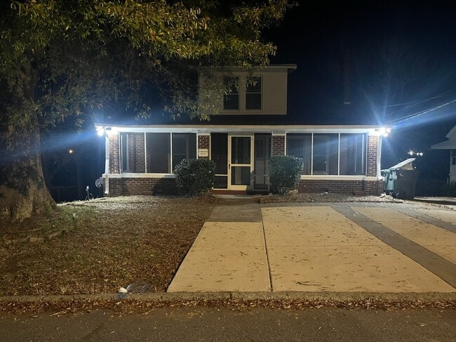 Building Photo - 920 N Church St