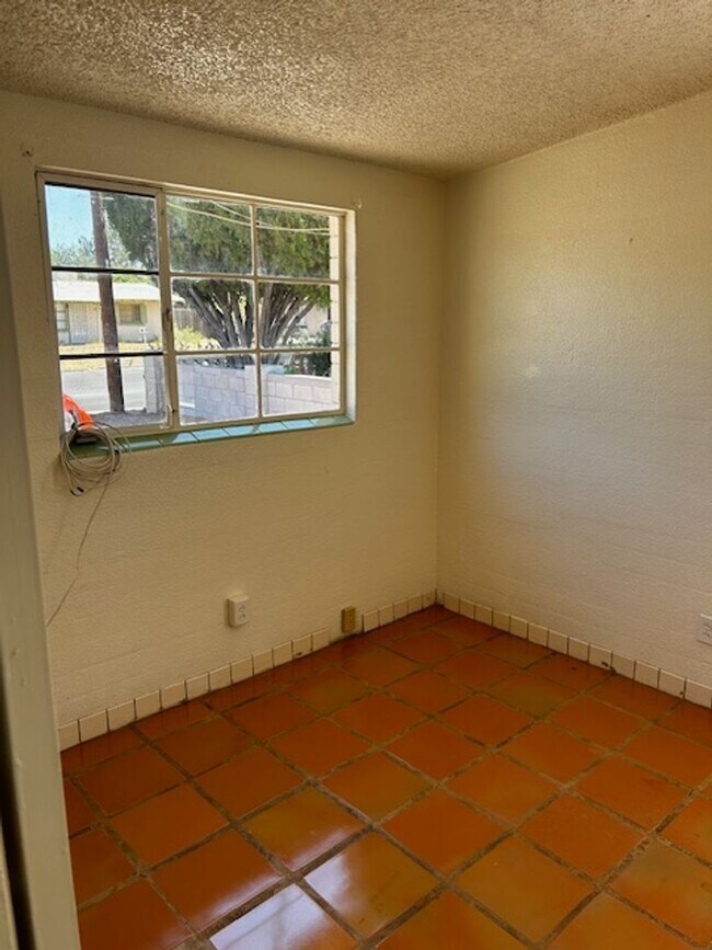 Building Photo - 2 Bedroom Single Family -Central Tucson