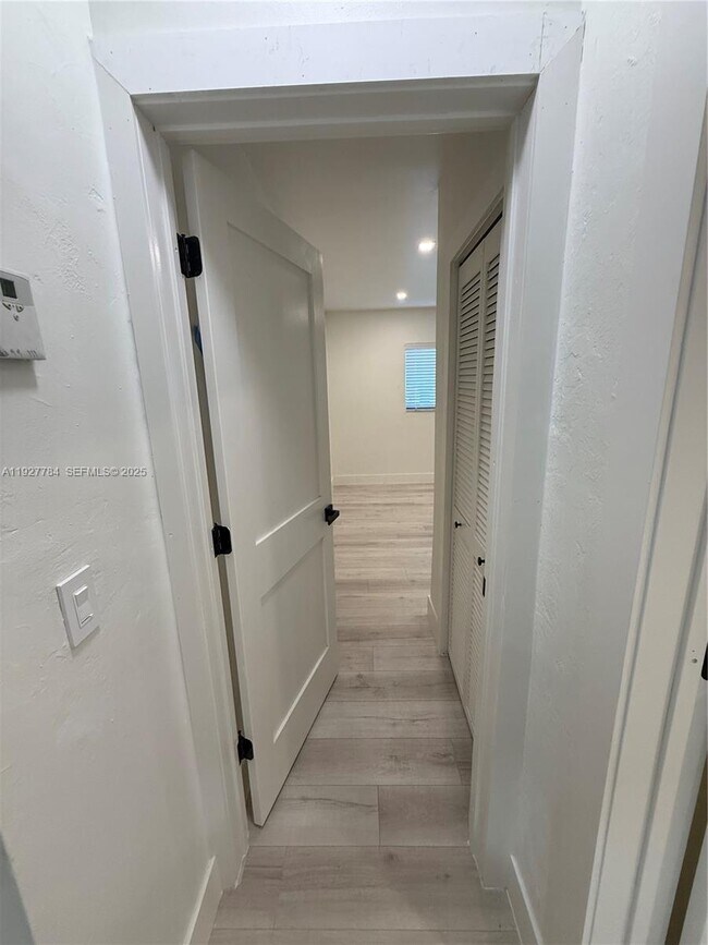 Building Photo - 5900 SW 6th St