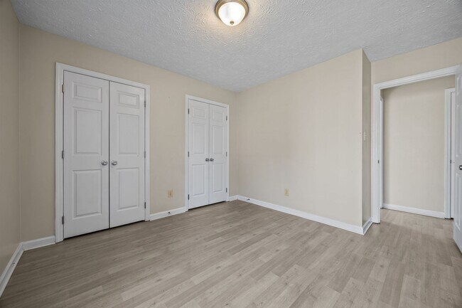 Building Photo - Updated Single Family Home in Fayetteville!