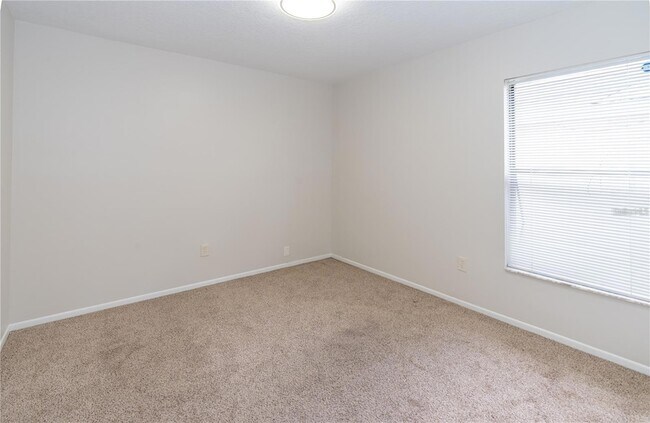 Building Photo - 660 Holbrook Cir