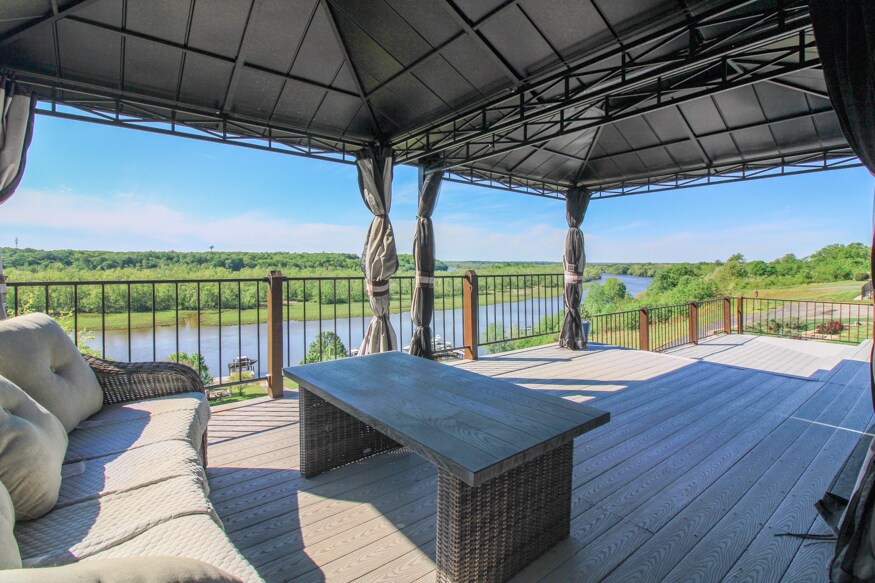 Building Photo - 511 Riverview Ct