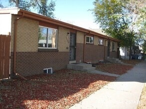 Building Photo - 4425 N Elizabeth St