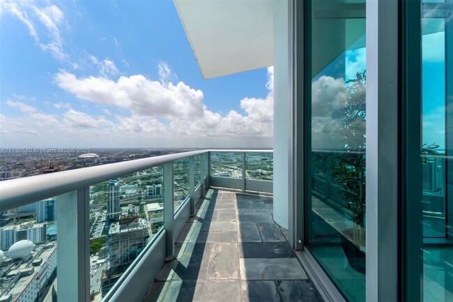 Building Photo - 900 Biscayne Blvd