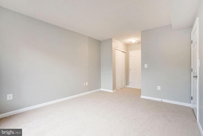 Building Photo - 2726 Gallows Rd