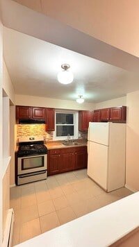 Building Photo - 105 Lucille Ave