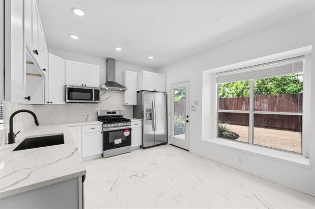 Building Photo - 4709 Thorntree Dr
