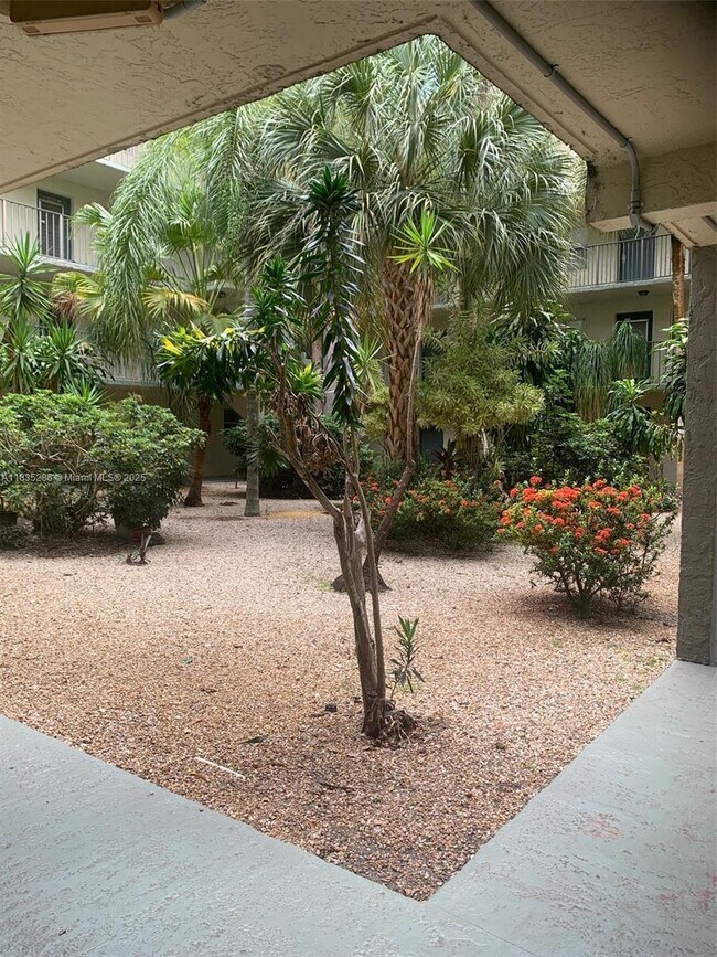 Building Photo - 1830 SW 81st Ave